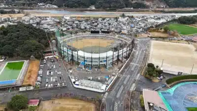 建設中の野球場を含む運動施設