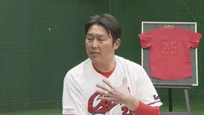 新井貴浩監督
