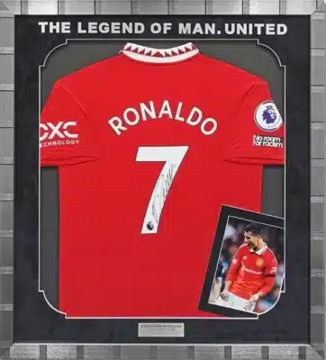 ロナウド直筆サイン入りマンチェスターU22/23ホームユニフォーム特製フレーム
