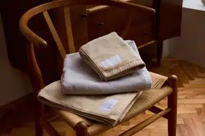 きれいに畳んで置かれたタオル