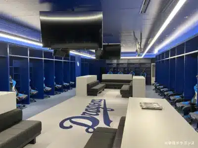 中日ドラゴンズのロッカールームの別アングル
