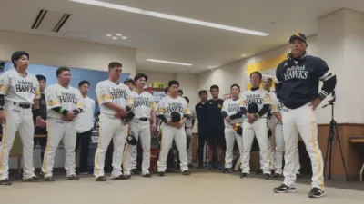 選手たちが監督の話を聞く様子