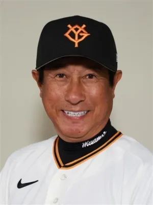 読売ジャイアンツのユニフォームと帽子を着用した男性のポートレート