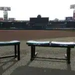 甲子園球場の熱気を日常に！歴史を刻むリユースベンチで、あなたの“推し活”をさらに深く！第98回選抜高校野球大会グッズも登場