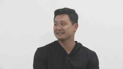 インタビューを受ける中田廉氏と思われる男性