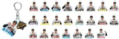 阪神タイガースの選手たちが食べ物や飲み物を持つデザインのアクリルキーホルダー