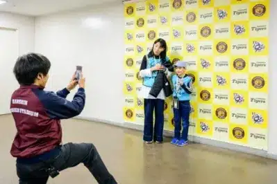 インタビュースペースでの記念撮影