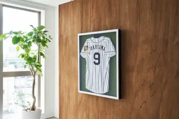 「ストーブリーグ」でプロ野球の熱き舞台裏へ！アルナのユニフォーム額・バットケースがドラマ美術を彩る