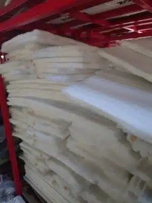 白い繊維素材の山