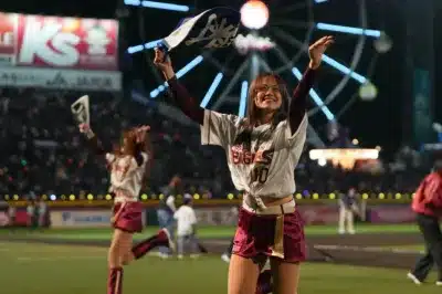 チアリーダーと観客