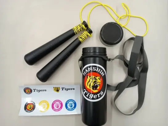 阪神タイガース応援バットがガチャCANに登場!甲子園観戦がもっと楽しくなる新グッズ