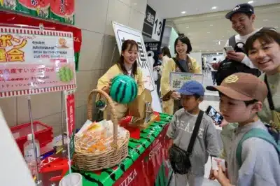 鳥取県産スイカの抽選会