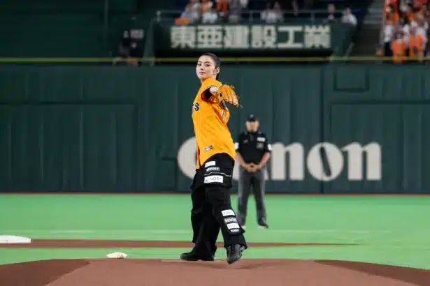 池田エライザさんが東京ドームに降臨!RENOSYナイターで熱気あふれる全力始球式!