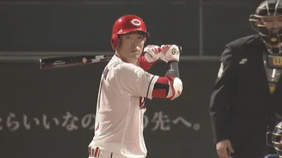バットを構える秋山翔吾選手