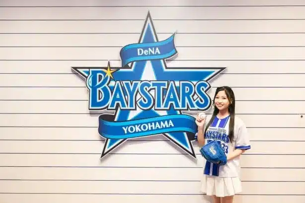 地元神奈川出身の歌姫、門松みゆきさんが横浜スタジアムで華麗な始球式を披露！ベイスターズファンも大注目の一球