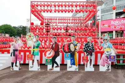 東北ろっけんまつり 選手パネルと提灯