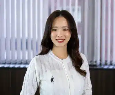 東原美春氏