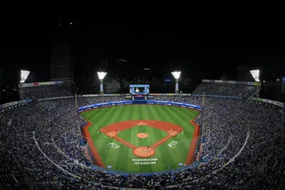 夜の横浜スタジアム