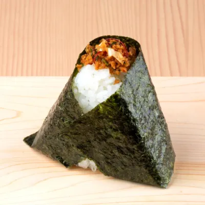 結亭の鶏そぼろと焦がしネギおむすび