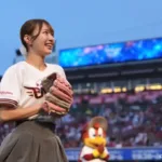 夢のマウンドへ全力投球！元NPBチア・きみかさんが楽天モバイルパーク宮城「ミクチャDAY」でファンの想いを乗せて始球式に登場！