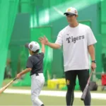 阪神タイガースとROUND1が夢のコラボ！小学生向けバッティング教室で未来の虎戦士を育成！
